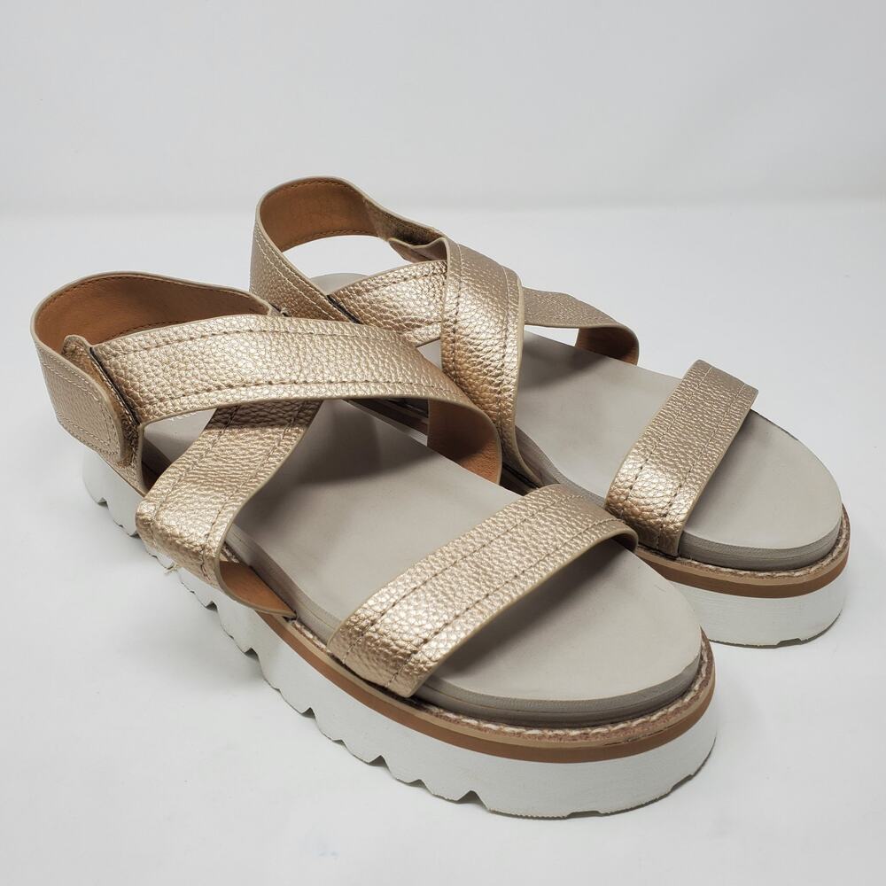 Yellow Box Keyla Women Gold Metallic Strappy Platform Sandals Size 9.5 Coastal